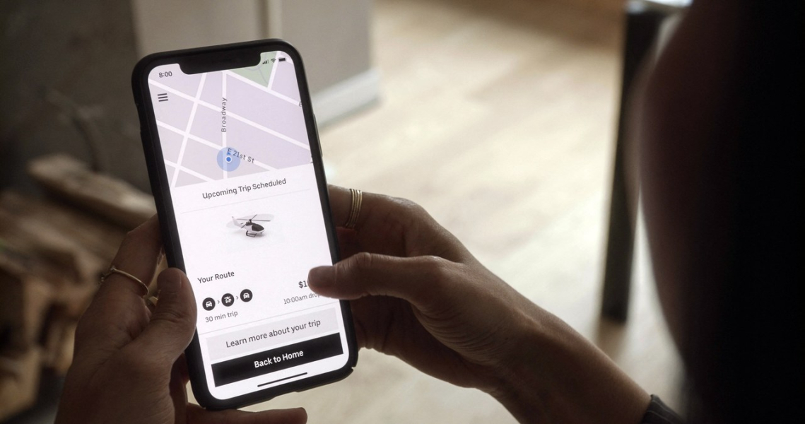 Nowe funkcje w aplikacji Uber. Przelot helikopterem i rejsy łodzią /BECKY KATZ DAVIS / Uber / AFP /AFP