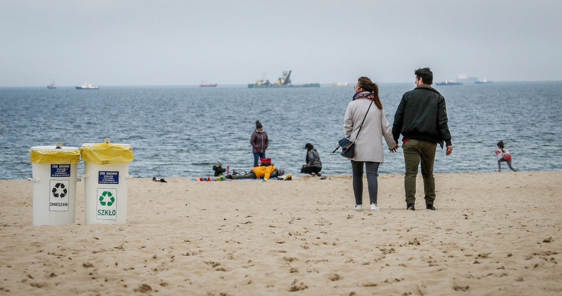 New signs at Baltic beaches. Tourists must be cautious (illustrative image) /KAROLINA MISZTAL/REPORTER /East News