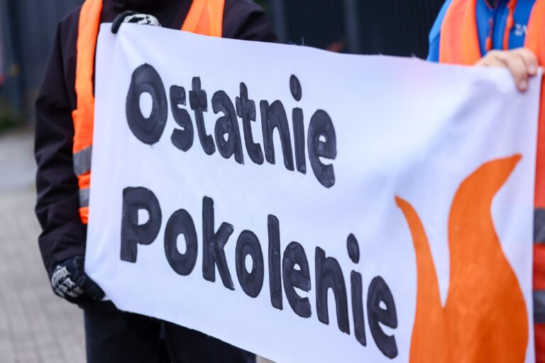 Oburza nie protest Ostatniego Pokolenia, a odebranie 800+ ukraińskim dzieciom - INFBusiness