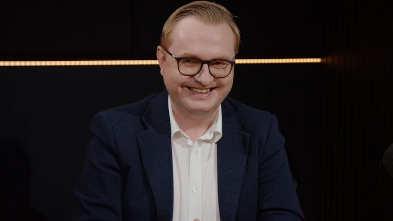 Ekspert: Prawica dominuje w internecie. KO nie próbuje zatrzymać tej fali - INFBusiness