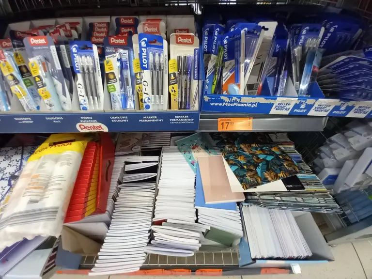 Artykuły szkolne są droższe niż w zeszłym roku. Ponad 300 sztuk wystarcza tylko dla nielicznych. - INFBusiness