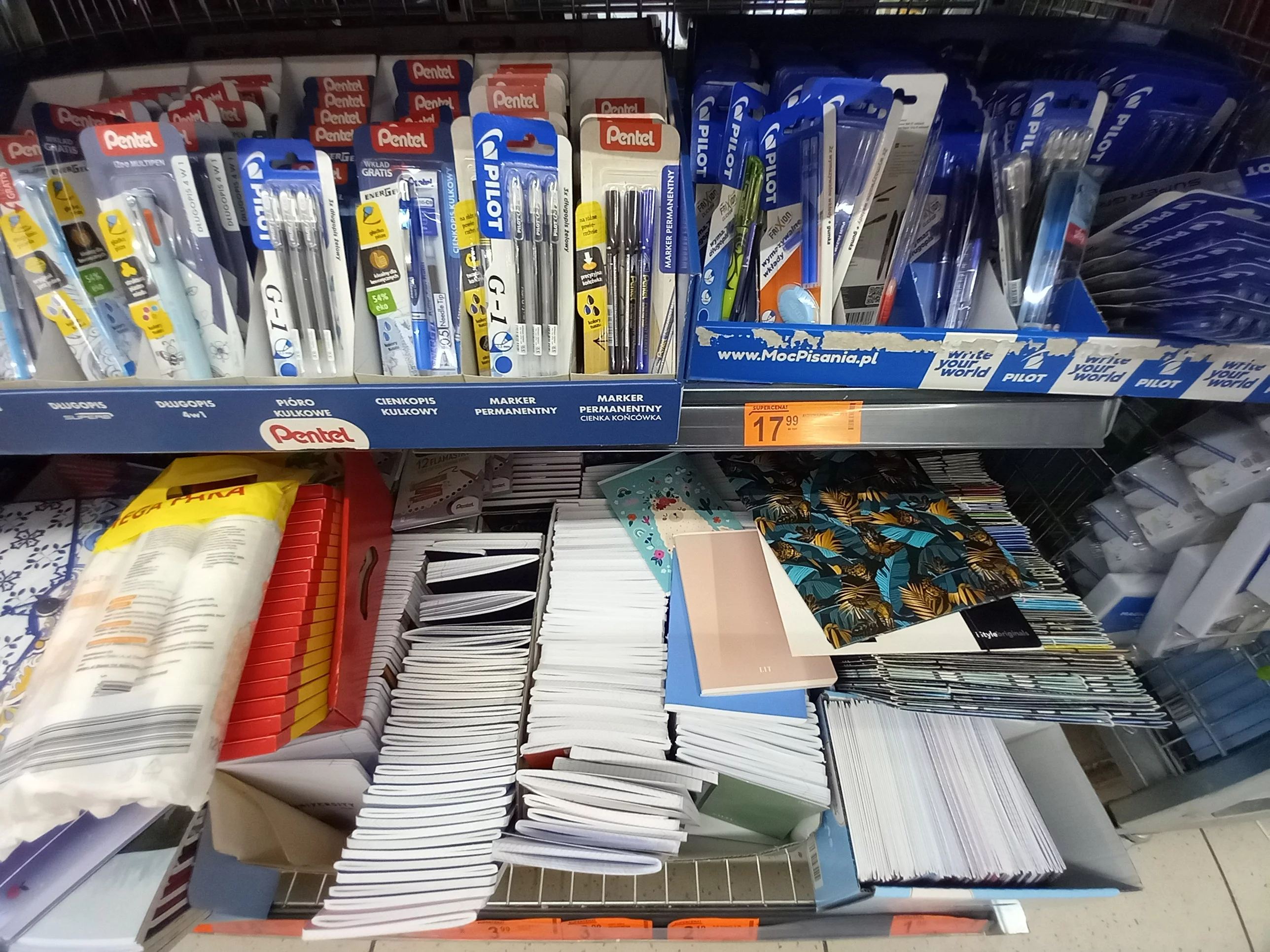 Artykuły szkolne w supermarketach
