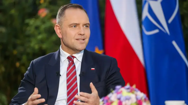 Czy 800+ nie jest już dostępne dla wszystkich? Zaskakujące słowa prezydenta Karola Nawrockiego - INFBusiness
