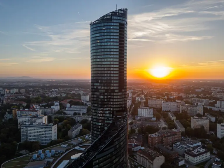 Im wyżej, tym drożej. Oto najdroższe wieżowce w Polsce. - INFBusiness