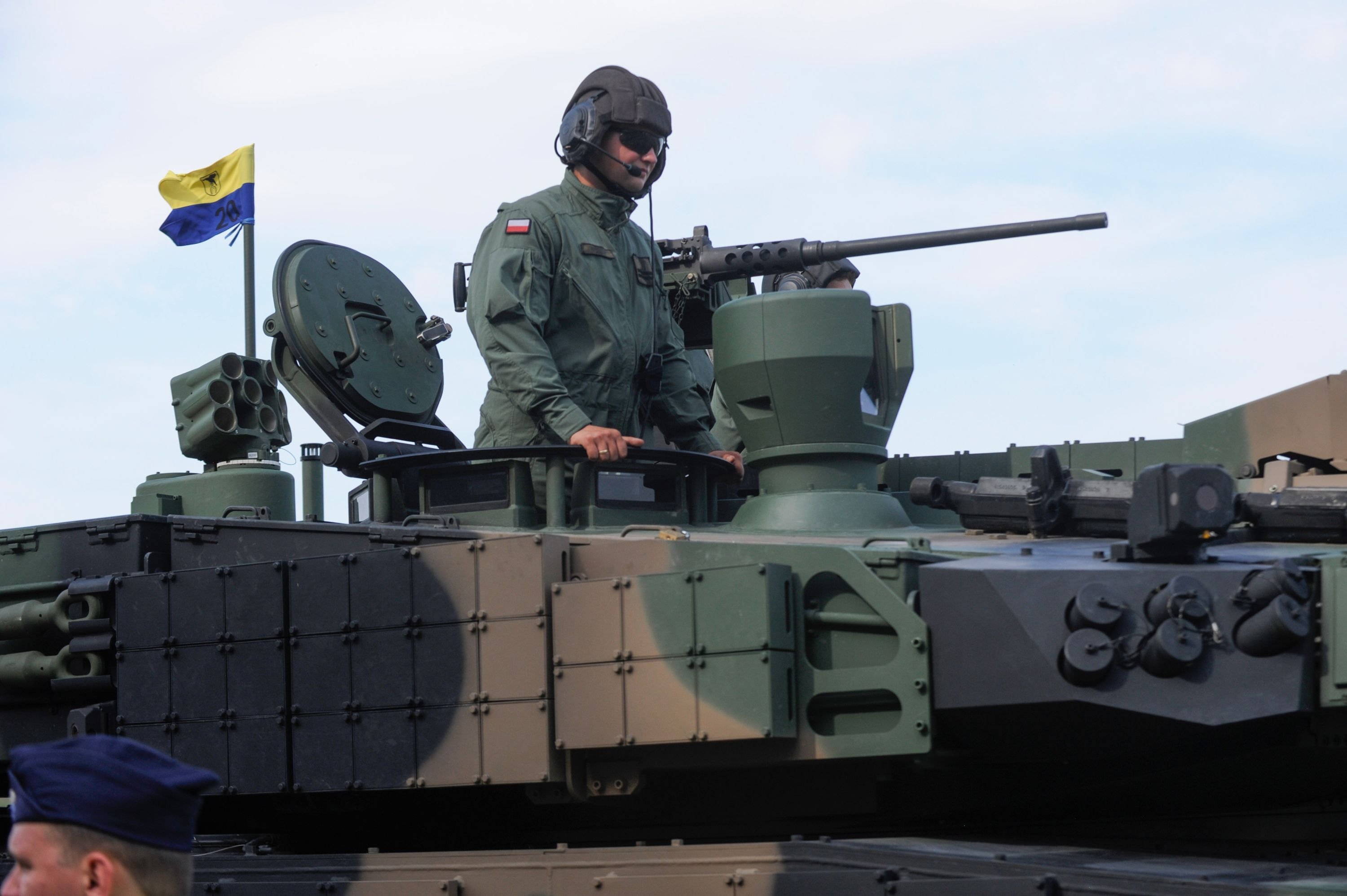 Sondaż: Czy polscy żołnierze powinni jechać na Ukrainę? Znamy zdanie Polaków - INFBusiness