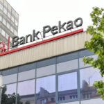 Bank Pekao nie podąża za trendem. Nowa, wyższa stopa procentowa na rachunkach oszczędnościowych wynosi 7%.