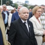 Nerwowo na miesięcznicy smoleńskiej. Jarosław Kaczyński mówi o „zbiorze śmieci po SB”