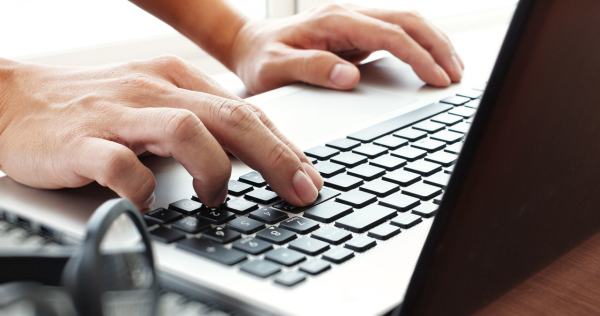 Bon na laptopa dla nauczycieli. Wnioski są już otwarte. Jak złożyć wniosek? - INFBusiness