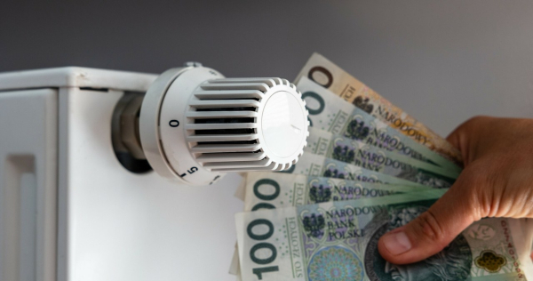 Ministerstwo Energii proponuje wsparcie dla odbiorców ciepła w postaci bonu ciepłowniczego /Karol Porwich /East News