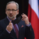 Były minister Niedzielski pobity. Sprawcy dobrowolnie zgłosili się na policję. Co z ochroną SOP?