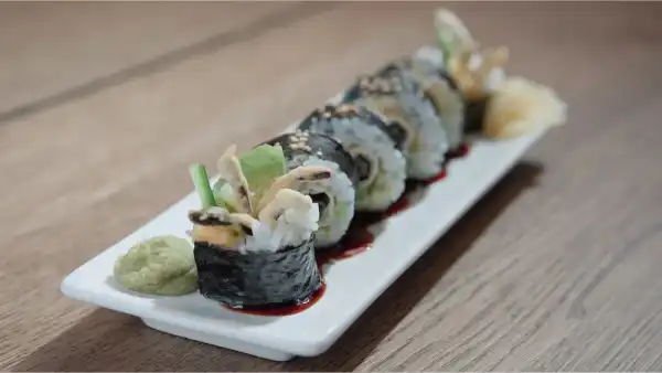 Znany szef kuchni Richard Blais gotuje owady w nowym serialu cyfrowym „Bug Bites” - INFBusiness