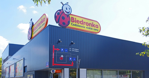 Bloomberg: Jeronimo Martins, właściciel sieci dyskontów Biedronka, rozważa przejęcie części sklepów należących do Carrefoura w Polsce /Marek Bazak /East News
