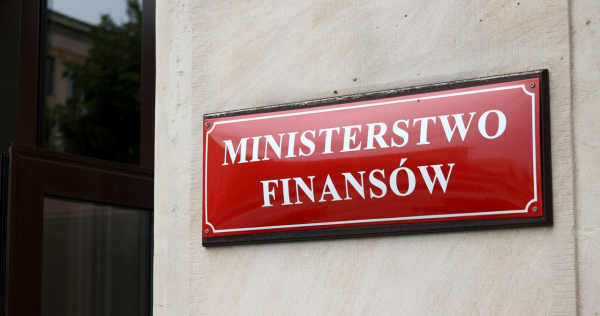Deficyt budżetowy coraz większy. Ministerstwo Finansów podało nowe dane /Michał Żebrowski /East News