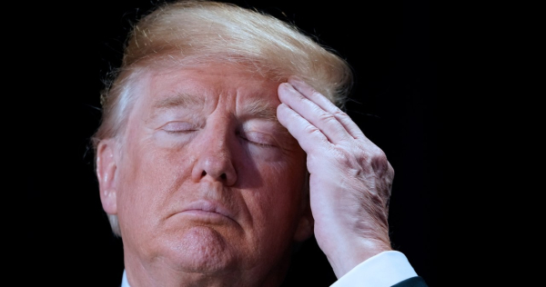 Tym razem Donald Trump straszy wielkim kryzysem. Chodzi o procedurą sądową dotyczącą uprawnień prezydenta do nakładania wysokich ceł /AFP