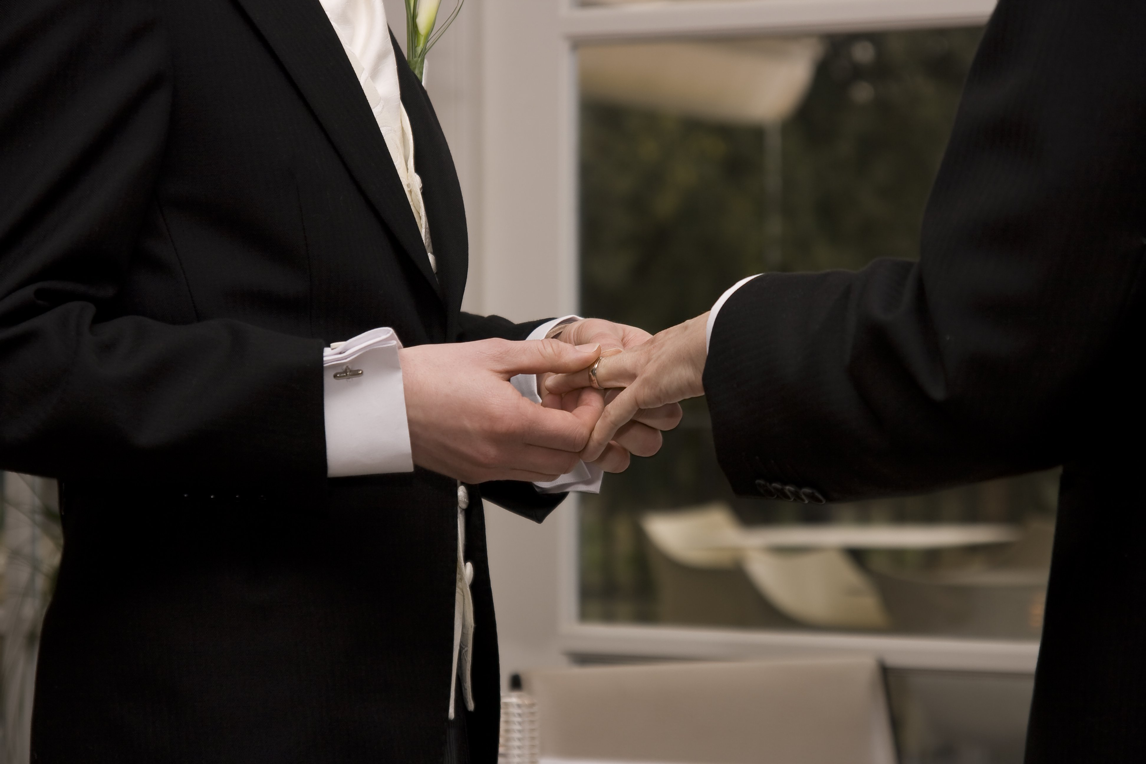 Coraz więcej wątpliwości wokół związków partnerskich. Krytyczne uwagi w Sejmie - INFBusiness