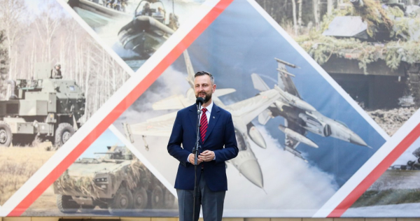 Władysław Kosiniak-Kamysz podpisał umowę na kompleksową modernizację wielozadaniowych samolotów bojowych F-16 C/D Block 52 (zdj. ilustracyjne) /Dawid Wolski/East News /East News