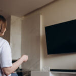 Komornik zajął jej konto. Wywiozła zarejestrowany telewizor za granicę.