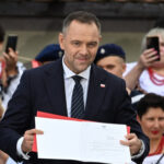 Nawrocki składa kolejny projekt ustawy. Chce zerowego podatku dochodowego dla rodzin.