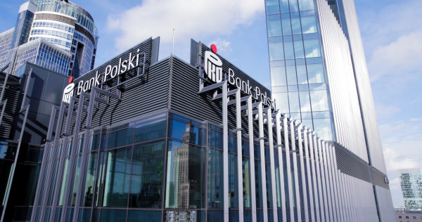 Polacy rzucili się do składania wniosków o kredyty. „Czekaliśmy na ten moment”. - INFBusiness