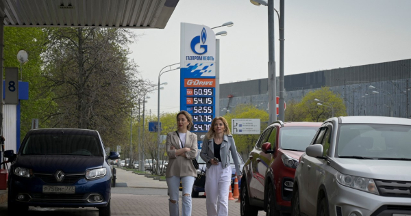 Putin wprowadza bony na benzynę. Tankowanie w Rosji staje się coraz droższe. - INFBusiness