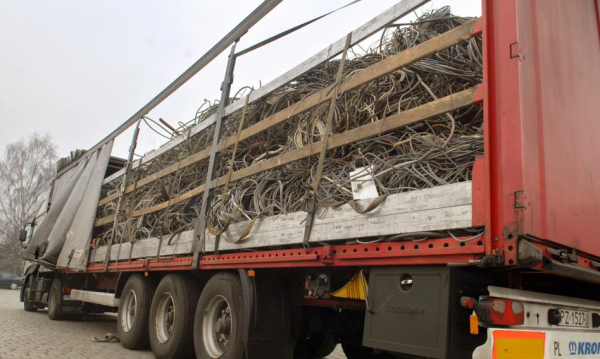 Szwedzi próbowali przemycić 25 ton nielegalnych odpadów do Polski. „Ładunek śmierdział”. - INFBusiness