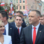 Zerowy podatek dochodowy od osób fizycznych dla rodzin. Tyle rodzina Nawroccych zyska na zmianach.