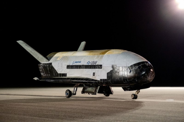 SpaceX wystrzeliwuje samolot kosmiczny X-37B Sił Kosmicznych - INFBusiness
