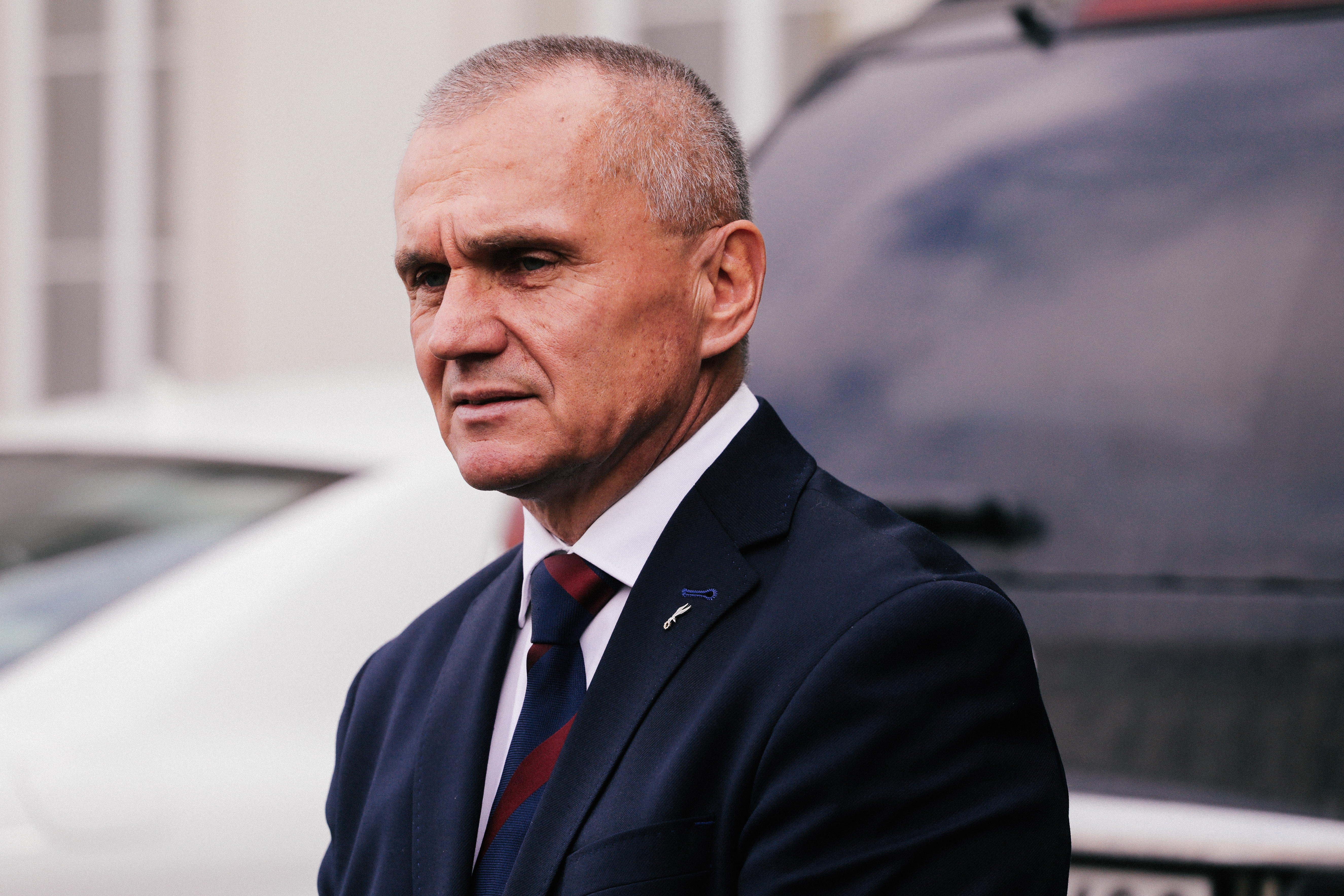 Dron nad budynkami rządowymi w Warszawie. Generał Roman Polko komentuje incydent. - INFBusiness