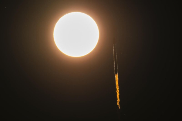 SpaceX rozszerza sieć Starlink w najnowszym starcie Falcona 9 - INFBusiness