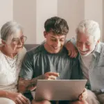 Kto otrzyma wcześniejszą emeryturę w 2025 roku? Zasady ZUS