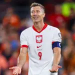 Robert Lewandowski jest bezbarwnym piłkarzem. Kapitan reprezentacji Polski został zmieniony.