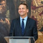 Jak Radosław Sikorski zamienia nienawiść zwolenników Karola Nawrockiego w polityczne złoto
