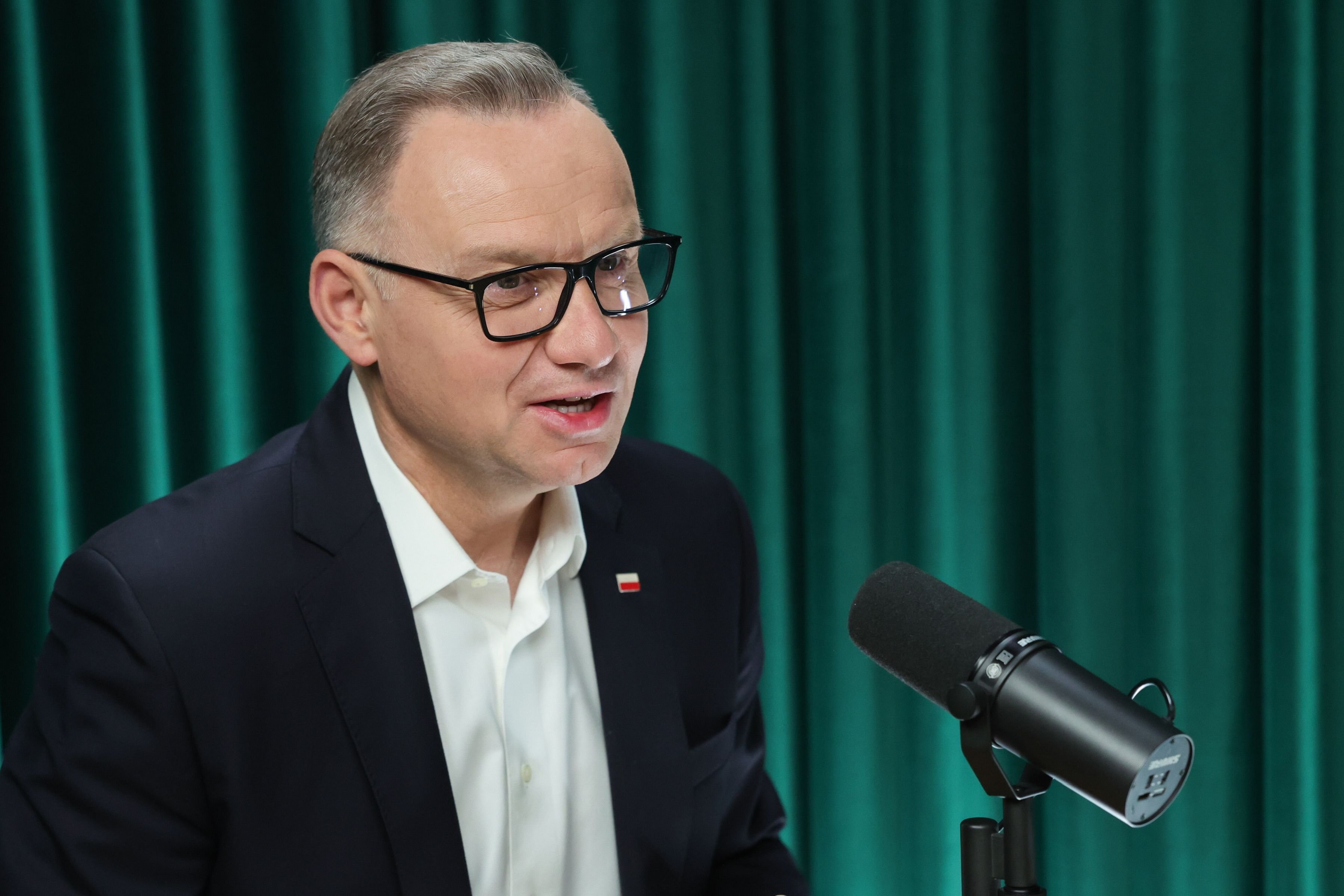 Rosyjskie drony nad Polską: celowe działanie czy błąd? Komentarze Andrzeja Dudy - INFBusiness