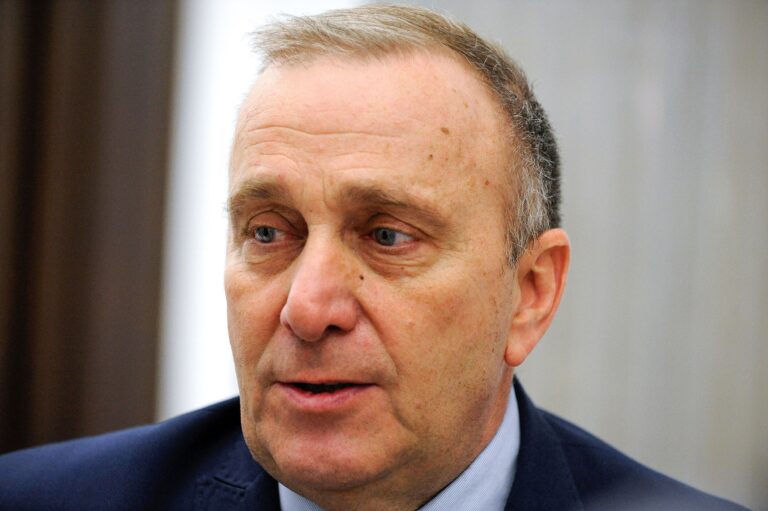 Grzegorz Schetyna: Wypowiedź w sprawie Rosji jest zwrotem w polityce Donalda Trumpa. - INFBusiness