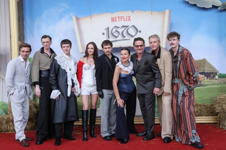 Kto śledzi serial „1670”: tłumy czy elita Wilanowa i pracownicy korporacji? Co platforma Netflix wie o widzach z Polski? - INFBusiness