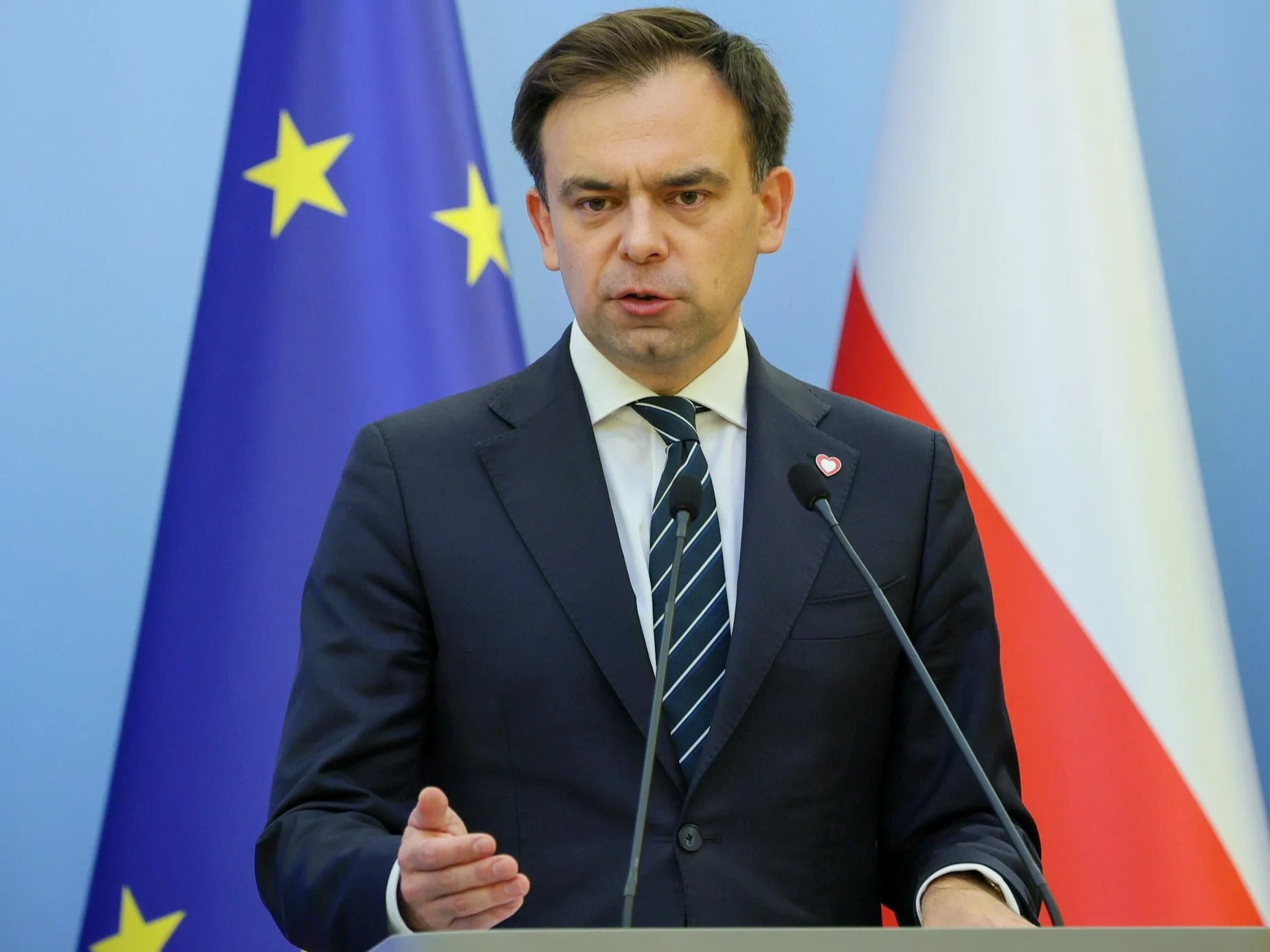 MF rozważa opcję rezerwową: podniesienie emerytur może zmniejszyć się do około 2,6%, jeśli zadłużenie prześcignie poziomy graniczne. Andrzej Domański