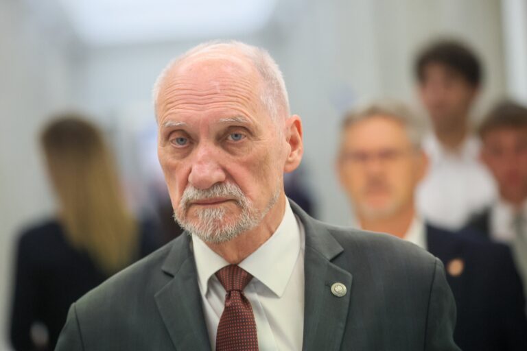Wojskowa Żandarmeria ochrania Macierewicza. Koszt? Co najmniej 250 tysięcy. - INFBusiness