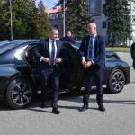 Prezydencka Administracja Nawrockiego poszukuje limuzyny o bardzo wysokich wymaganiach.