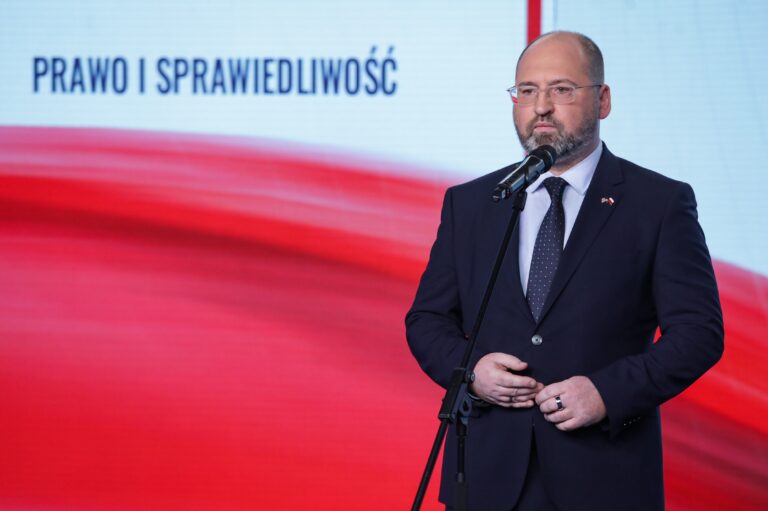 Adam Bielan: Preferowałbym, by Hołownia pozostał w krajowej polityce. - INFBusiness