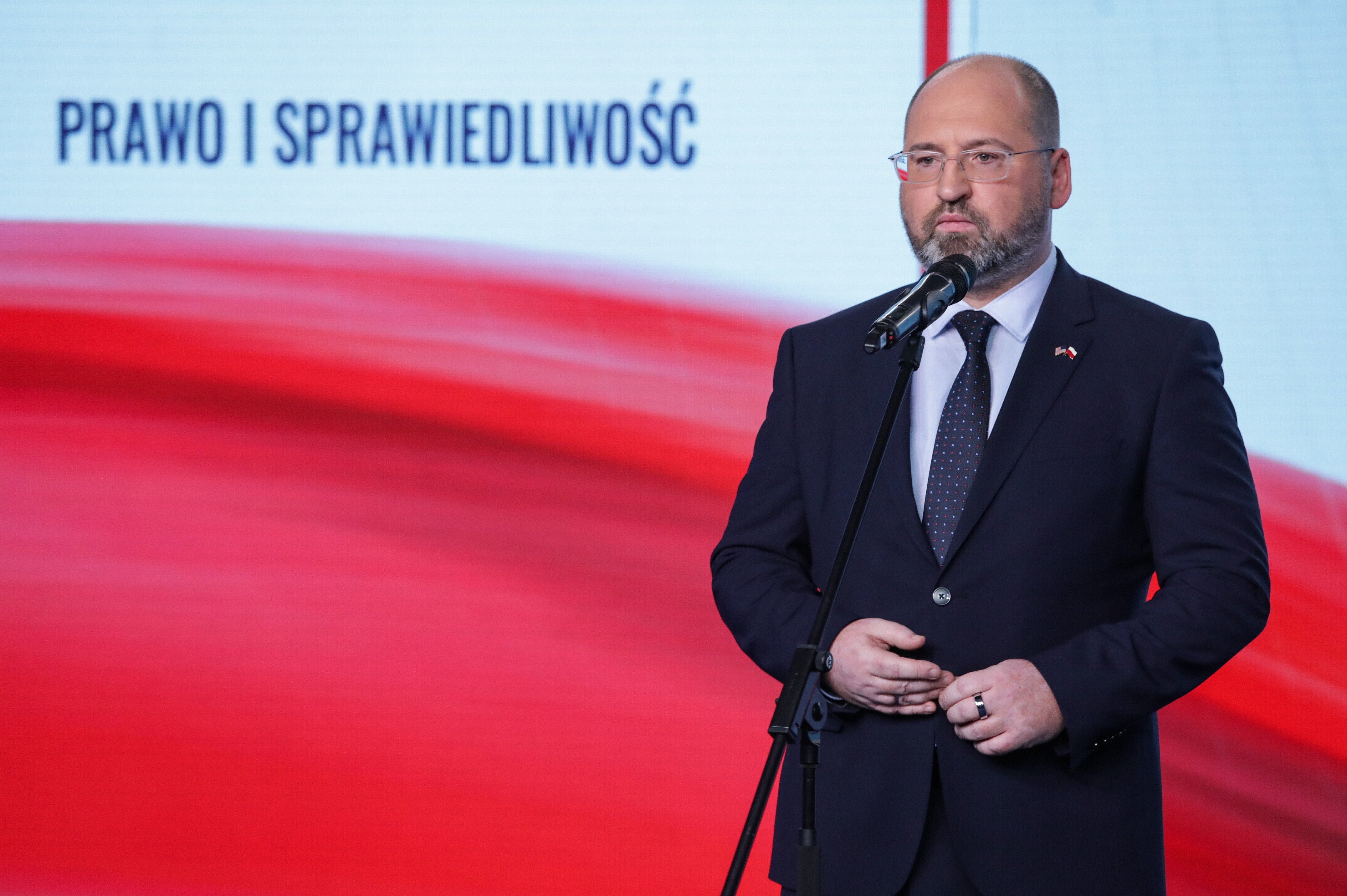 Adam Bielan: Preferowałbym, by Hołownia pozostał w krajowej polityce. - INFBusiness