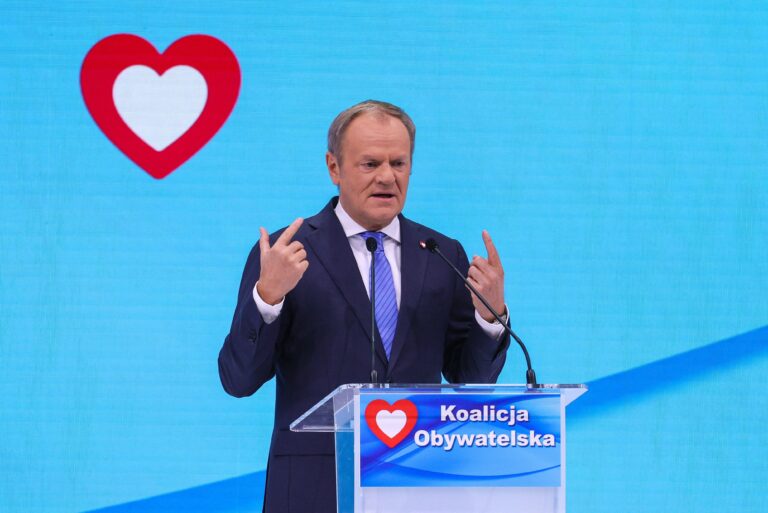 W południe zainaugurowano ogólnokrajową konwencję Platformy Obywatelskiej, na której zainicjowano proces kreowania nowego stronnictwa wraz z Nowoczesną oraz Inicjatywą Polską. - Dziś scalmy nasze siły, ponieważ pojmujemy, iż tak samo jak w październiku 2023 roku, nic nie jest przesądzone. Zaapelowałem, aby nasz sojusz nastąpił w dniu, w którym nasi adwersarze rozważają, jak nas rozdzielić - oznajmił podczas wydarzenia premier Donald Tusk. PO, Nowoczesna i IP łączą siły. Jakie słowa padły z ust Donalda Tuska na zjeździe? - INFBusiness