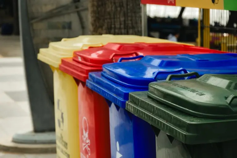 Gdzie wyrzucić reklamy? Sortowanie makulatury. - INFBusiness