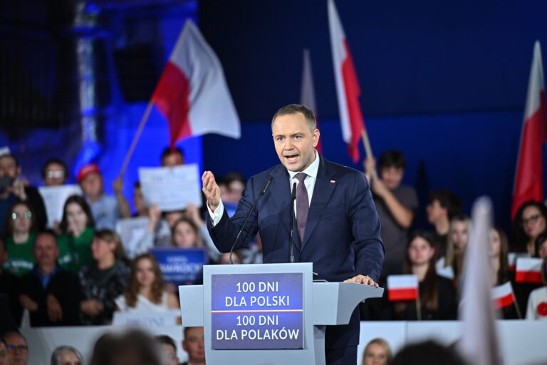 - Usilnie się trudzę dla każdej Polki i każdego Polaka, abyśmy byli bezpieczni, wiedli normalne życie w naszym kraju i aby Polska prosperowała. Tak wyglądało te 100 dni - oznajmił prezydent Karol Nawrocki na zgromadzeniu w Mińsku Mazowieckim. - Nie szczędziłem sił – ani ja, ani moi koledzy - zapewnił. Karol Nawrocki ocenił swój dotychczasowy czas urzędowania. "Wzorcowy model prezydentury". - INFBusiness