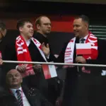 Nawrocki powitany przez fanów na meczu Polska-Holandia.