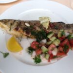 Dlaczego nie należy pić kawy z rybą: Naukowcy odkryli niebezpieczną reakcję chemiczną.