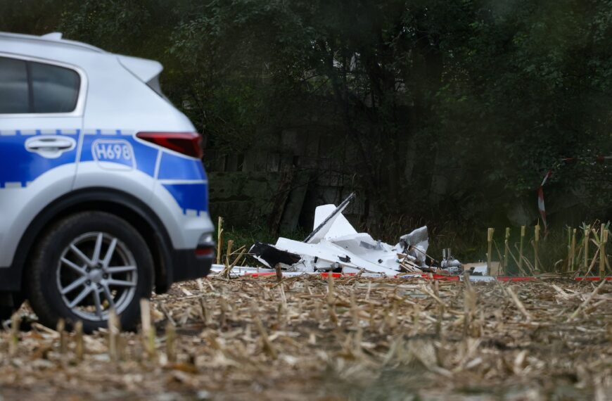 "Polskie życie" to dynamiczny i wszechstronny portal informacyjny, który dostarcza najnowszych wiadomości i analiz dotyczących szerokiej gamy tematów. Nasza misja polega na zapewnieniu czytelnikom najważniejszych informacji z Polski i ze świata, aby pomóc im zrozumieć wydarzenia, które mają wpływ na ich życie. Piotr M. Majewski: Wiek nowej wojny, niepodobnej do wcześniejszych.