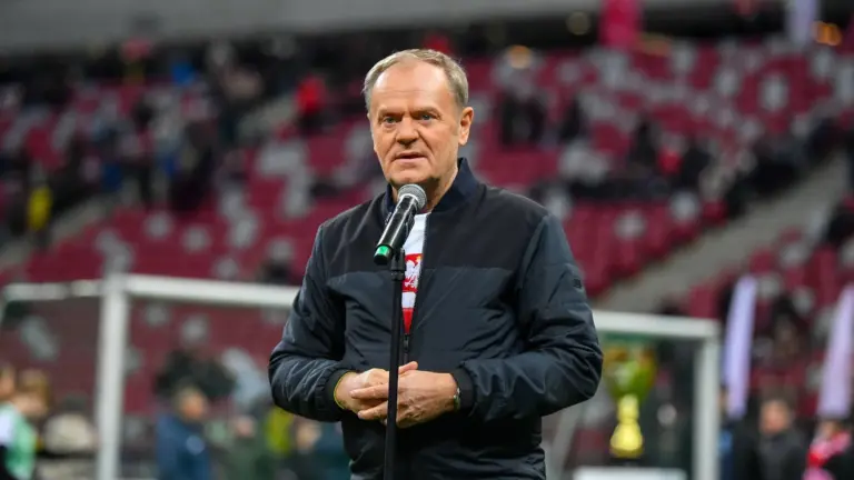 Tusk zawitał na Stadion Narodowy. Mocny apel do fanów – Futbol. - INFBusiness