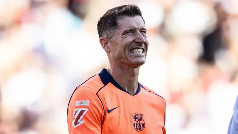 To może być autentyczny przebój nadchodzących miesięcy. Robert Lewandowski wkrótce będzie mógł podpisać kontrakt z nowym pracodawcą. Czy będzie nim renomowany AC Milan? Lewandowski opuszcza? Przyszłość Polaka w Barcelonie pod znakiem zapytania – Przenosiny - INFBusiness