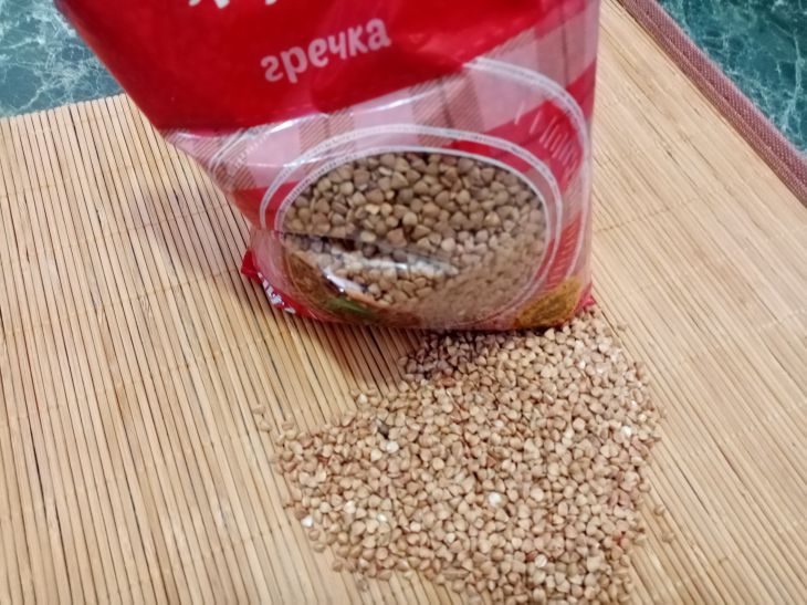 Salony kosmetyczne obiecują cuda: lakiery wzmacniające, laminowanie, specjalne kąpiele. Ale to wszystko to tylko tymczasowe efekty, które znikną wraz z kolejnym manicure. Jak gryka wzmacnia paznokcie: efekt, którego nie uzyskasz nawet podczas zabiegów w salonie fryzjerskim, jeśli będziesz ją prawidłowo spożywać - INFBusiness