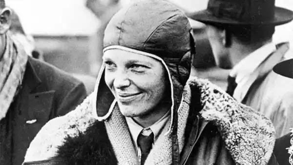 Wideo Ekspert ds. Amelii Earhart twierdzi, że za zaginięciem przed odtajnieniem sprawy nie kryje się „żadna prawdziwa tajemnica” Ekspedycja poszukiwawcza Amelii Earhart na wyspę Nikumaroro została przełożona na 2026 rok - INFBusiness